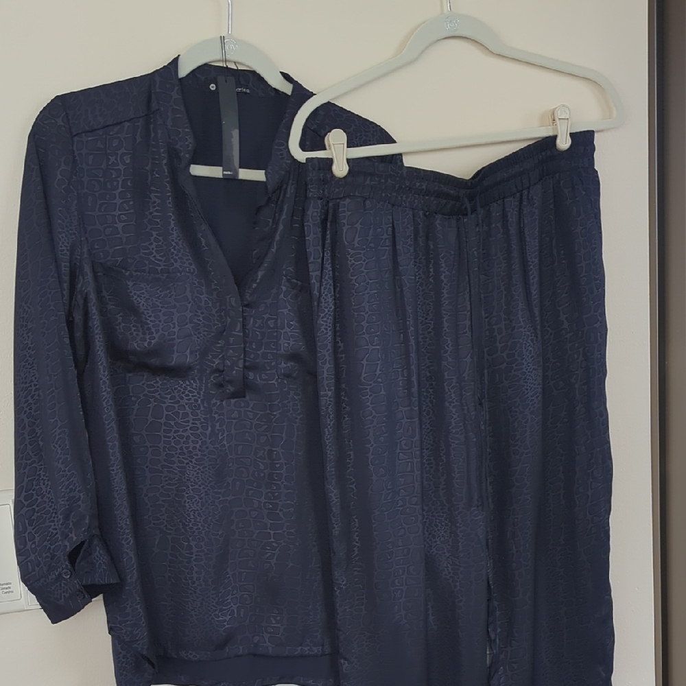 Navy Textured Blouse and Pants Set